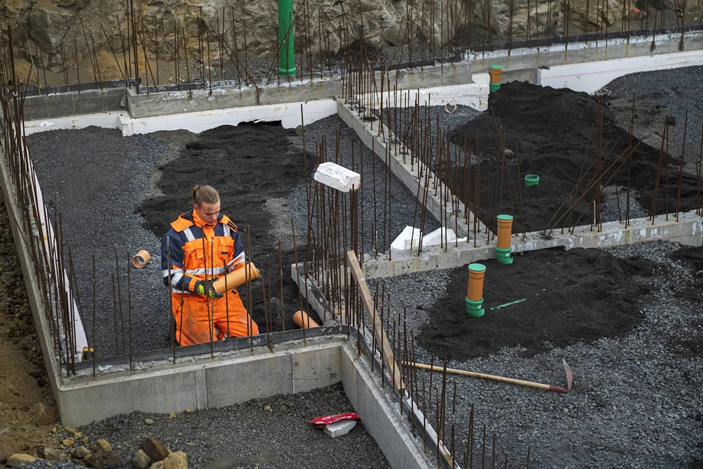 Húsasmíði, vinna í grunni